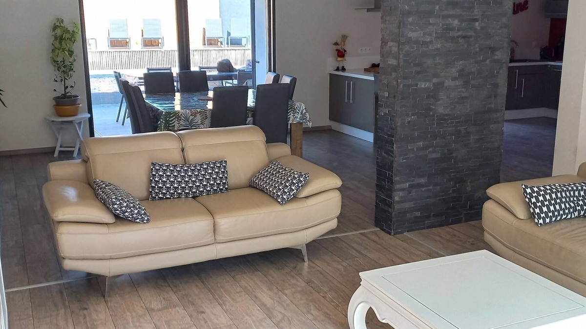 Couze-et-Saint-Front House | COMFORTABLE CONTEMPORARY-STYLE HOUSE WITH PRIVATE HEATED POOL