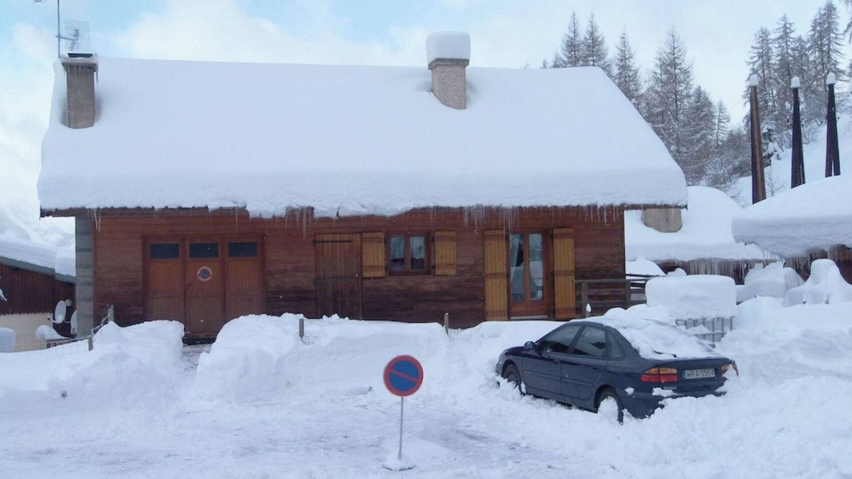 La Roche Ski Chalet | Comfortable chalet - sleeps 6 to 8 - La Plagne.