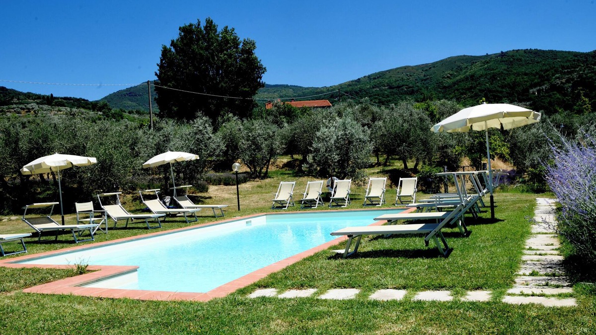 Castelfranco di Sopra Apartment | Comfortable Apartment in the Heart of the Tuscan Countryside