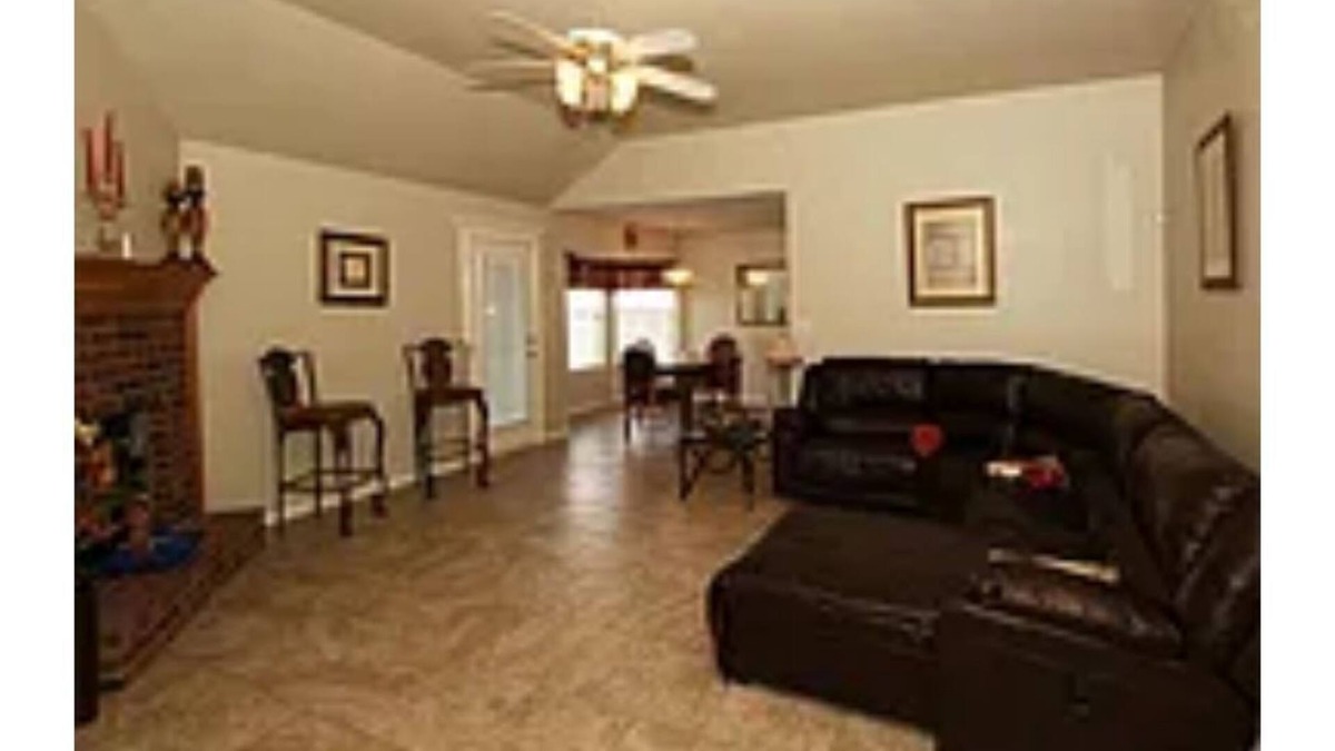 Rogers County House | Comfortable 1/2 acre home for your leisure