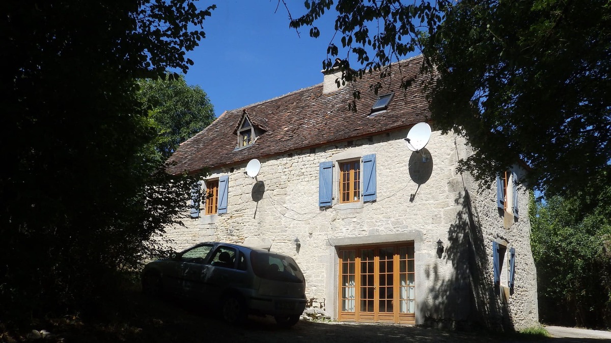 Coeur-de-Causse Apartment | Comfortable 1 Bedroom Gite In 66 Acres + Golf + Pool + Camping + Mobile Home
