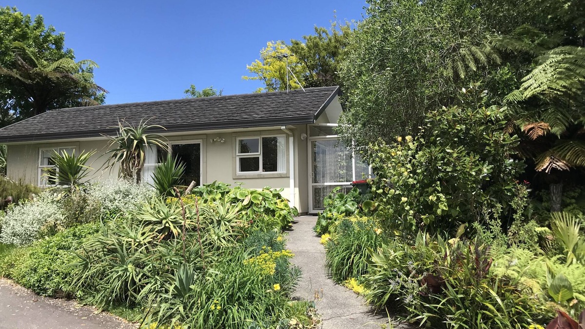 Kaitake Cottage | Comfortable 1 Bedroom Cottage set in rural setting 10 mins from New Plymouth.