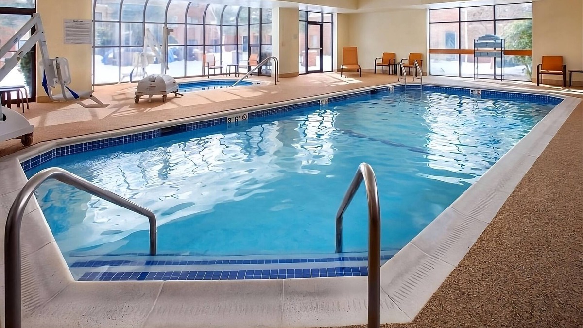 Milford Hotel | Comfortable 1BR With Pool, Pets Are Allowed, Minutes To Pinecrest Golf Club!