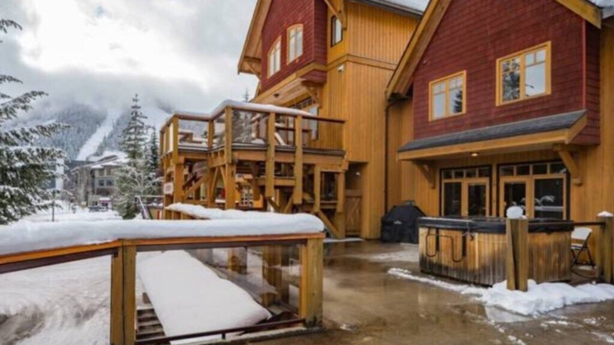 Rossland Condo | Comfortable 2-bedroom suite!