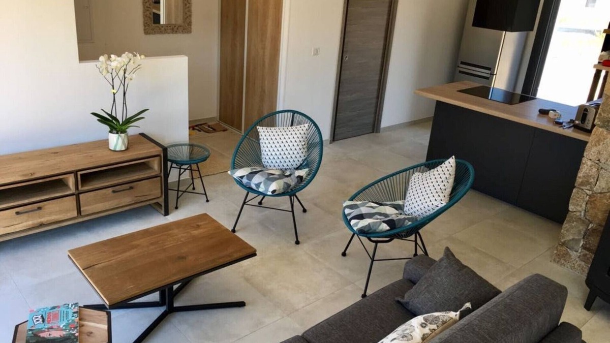 Palasca House | Comfortable 2-bedroom villa 500 metres from LOZARI beach