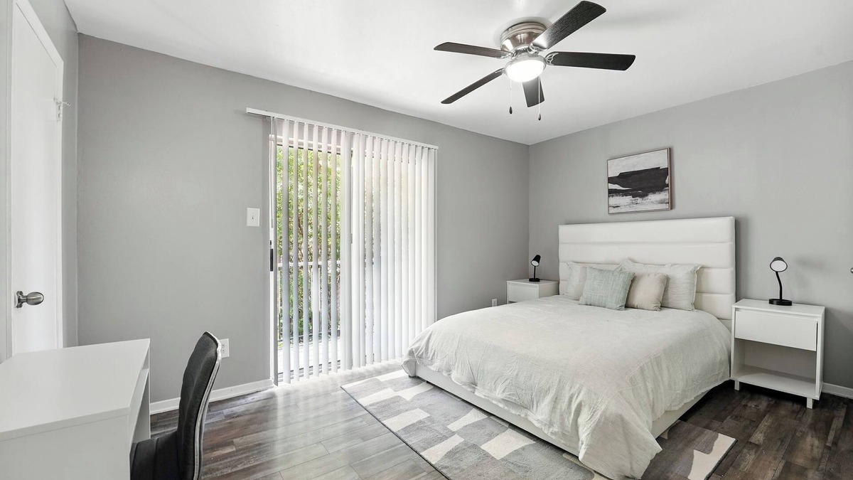 Southridge Apartment | Comfortable 2BR Extended Stay I Onsite Parking