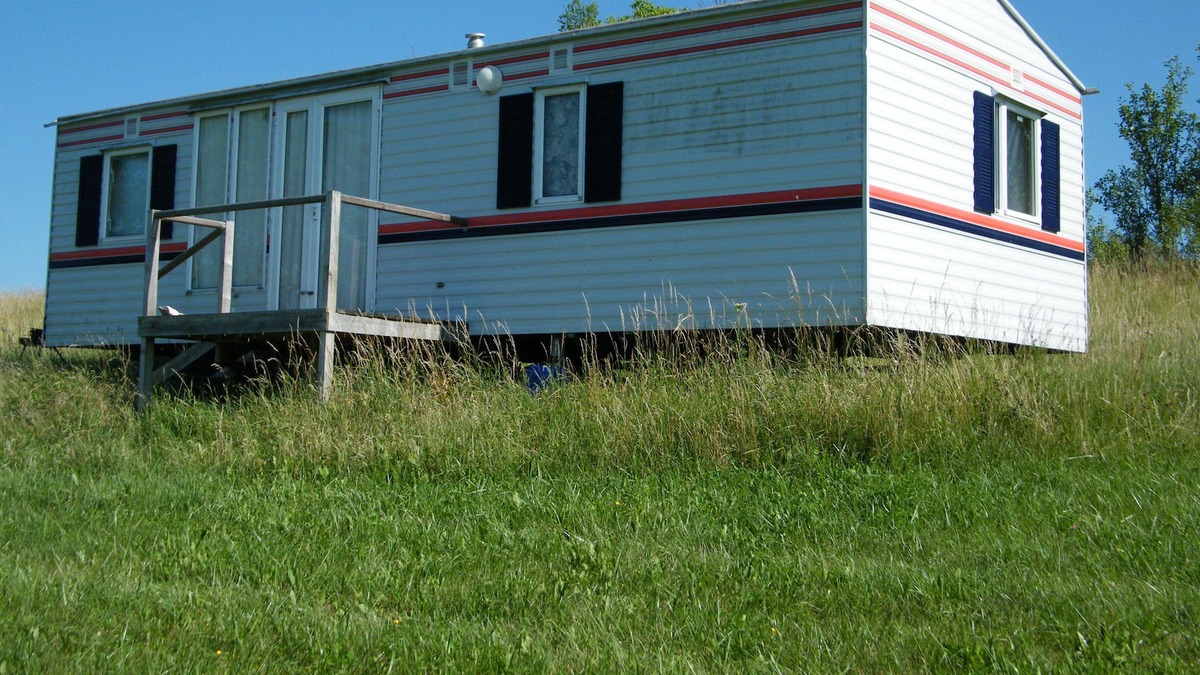 Coeur-de-Causse House | Comfortable 3 Bedroom Mobile Home in peaceful valley - bar, pool & golf course