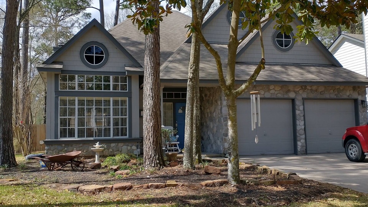 Indian Springs House | Comfortable 3 Bedroom, 2 bath home in The Woodlands, Minimum 30 Days
