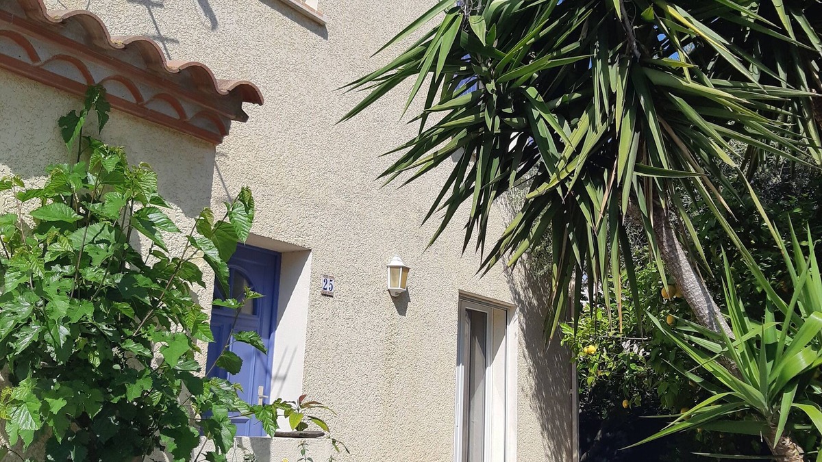 Alenya Villa | Comfortable 3-bedroom villa in quiet residential area 5 minutes from the beach