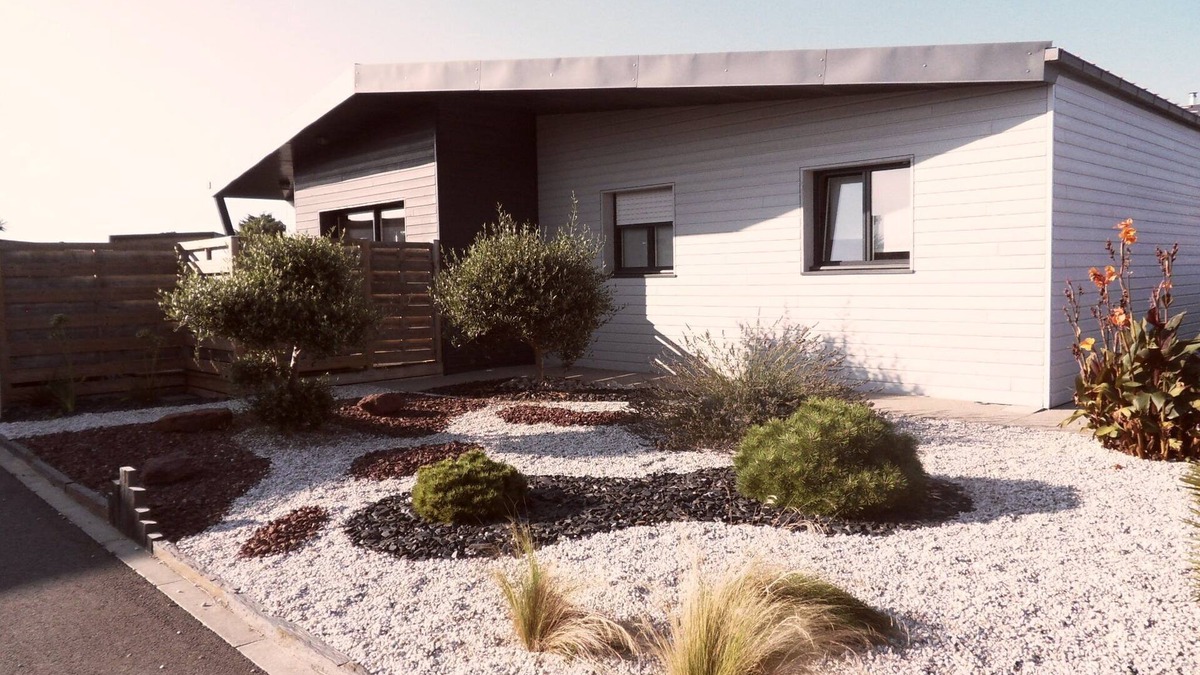 Santec House | Comfortable 3-star holiday rental, 150m from the sea.