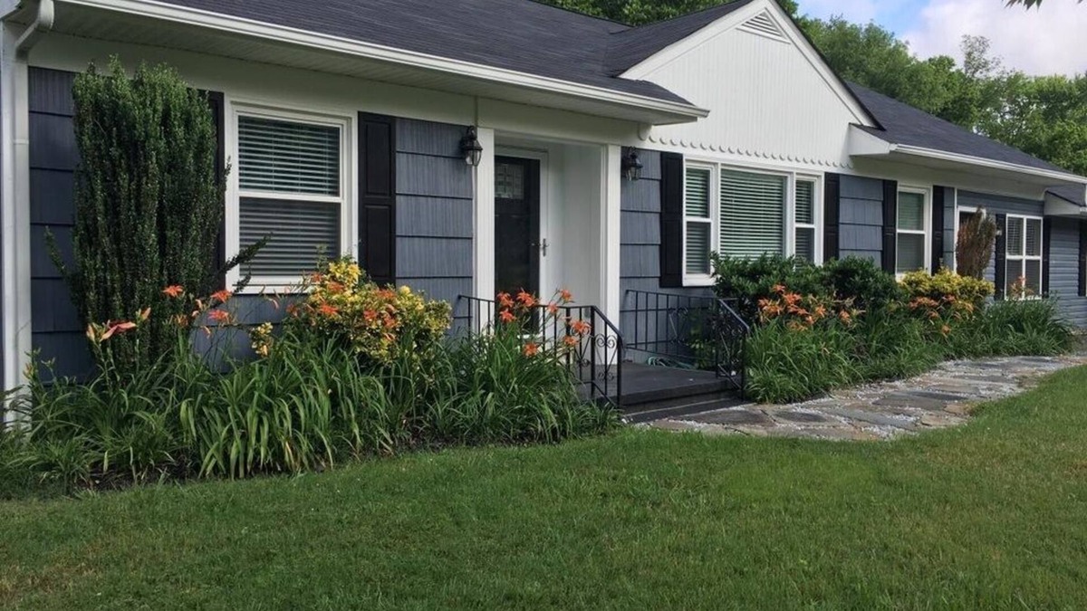 Cleveland House | Comfortable 3BR/2Bath in Historic Downtown Cleveland TN