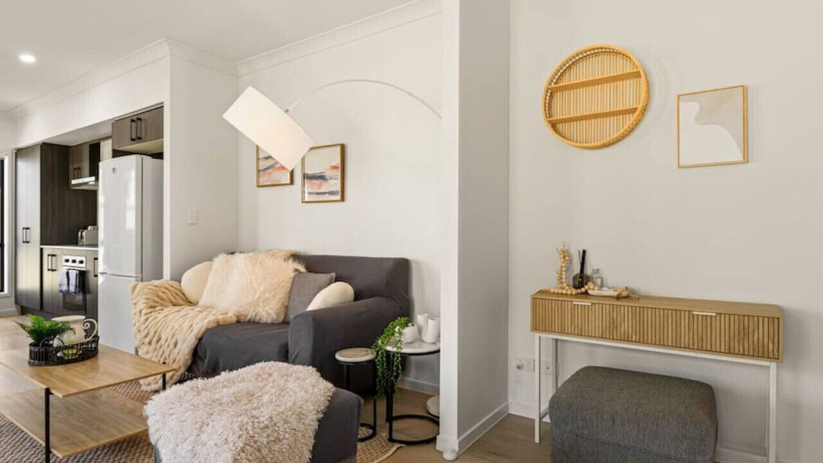 Browns Plains House | Comfortable 3BR home/Convenient location