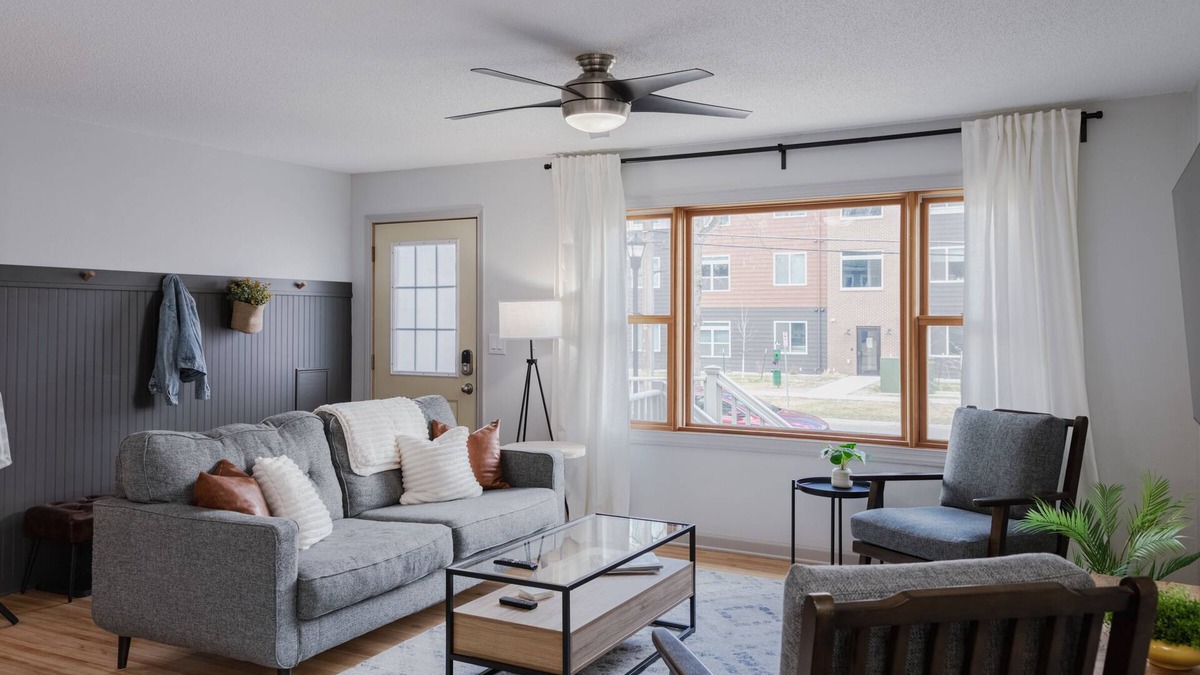 Roosevelt House | Comfortable 4 bedroom - 1 block from NDSU & minutes to Downtown Fargo!