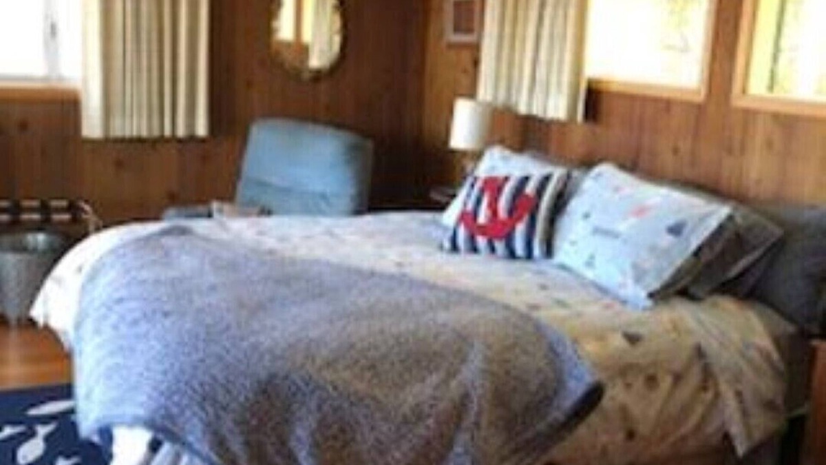 Cleone House | Comfortable 4 BR - 3 BA with large deck and distant peaceful ocean view