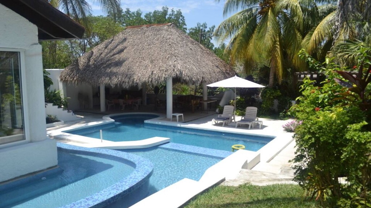 Puerto Quetzal House | Comfortable 4-Bdrm Villa,Gated,Beach,Pool,A/C, Billiard/Ping Pong, Warm Weather!
