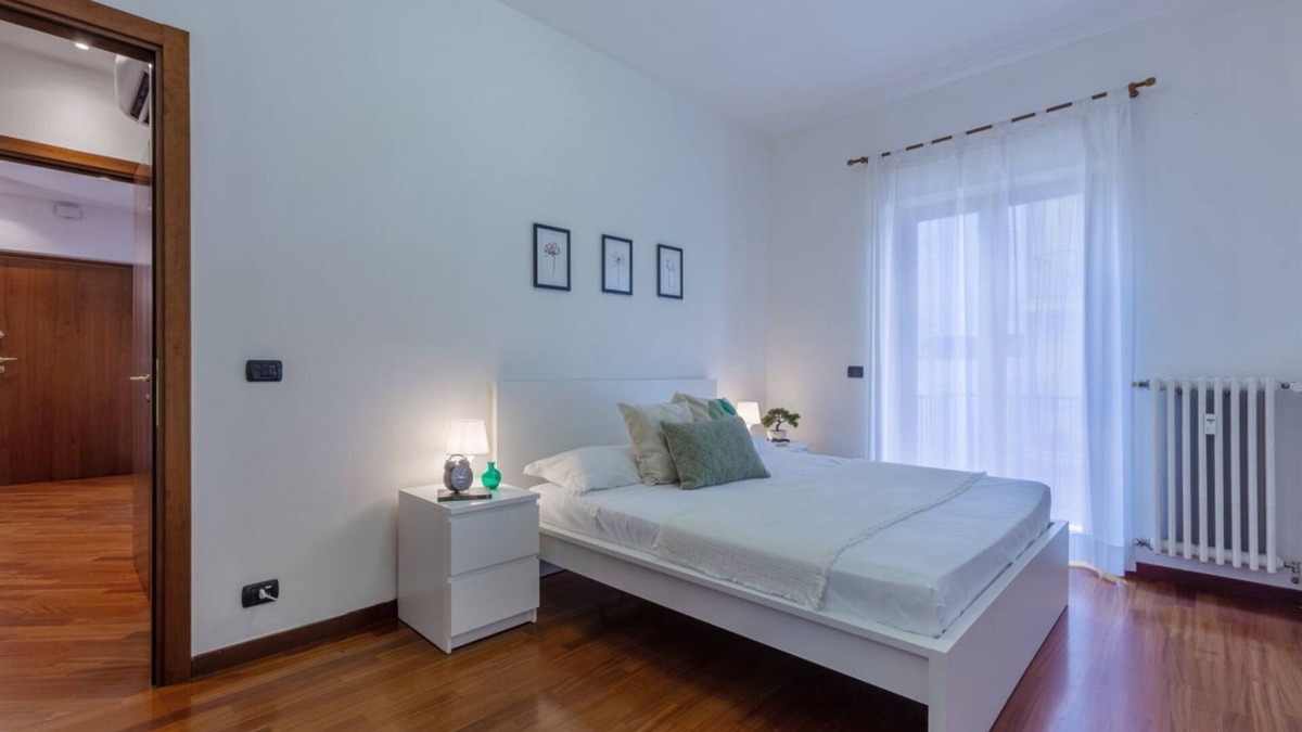 Ferrara Historic Centre Apartment | Comfortable 80 sqm apartment that can accommodate up to 7 people located on the third floor of a building without a lift.The property is located in the center of Ferrara just outside the eastern walls, a few steps from Corso della Giovecca.The accommodat