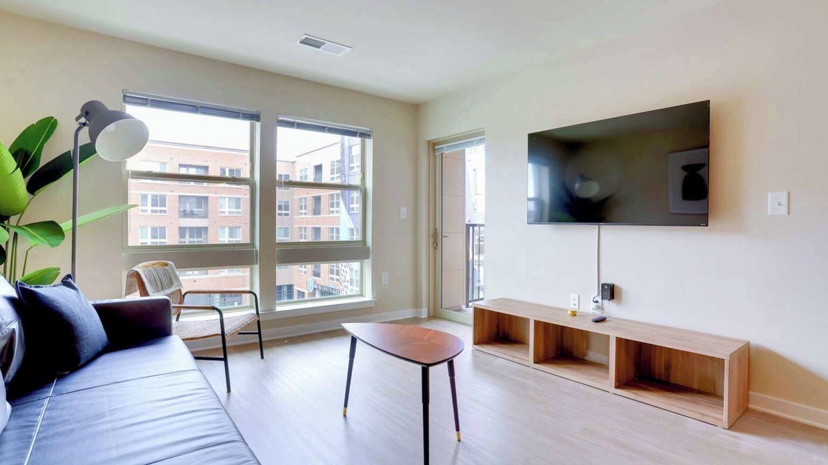 Jefferson Manor Apartment | Comfortable Alexandria Apt W Pool