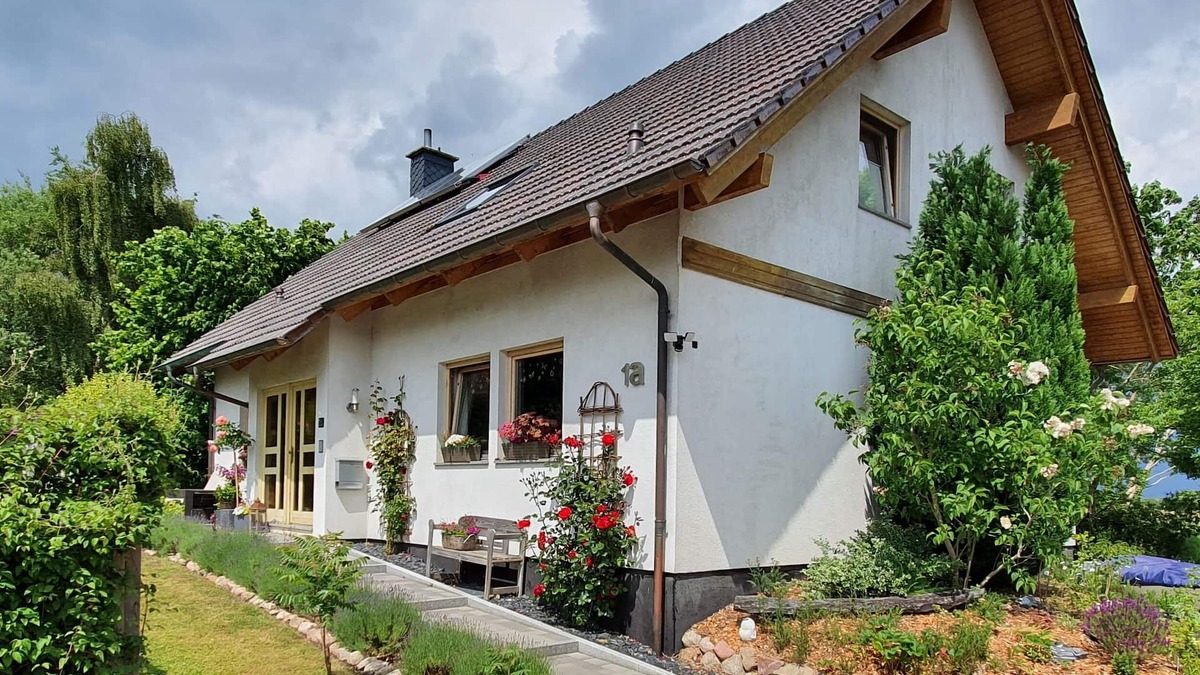 Stenderup Apartment | Comfortable and child-friendly apartment with balcony and terrace.