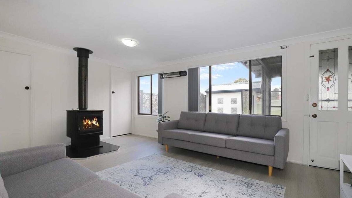 Oberon House | Comfortable and Cosy 3 Bedroom Home