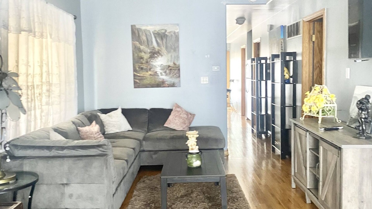 Blue Island Apartment | Comfortable and Cozy 3 bedroom