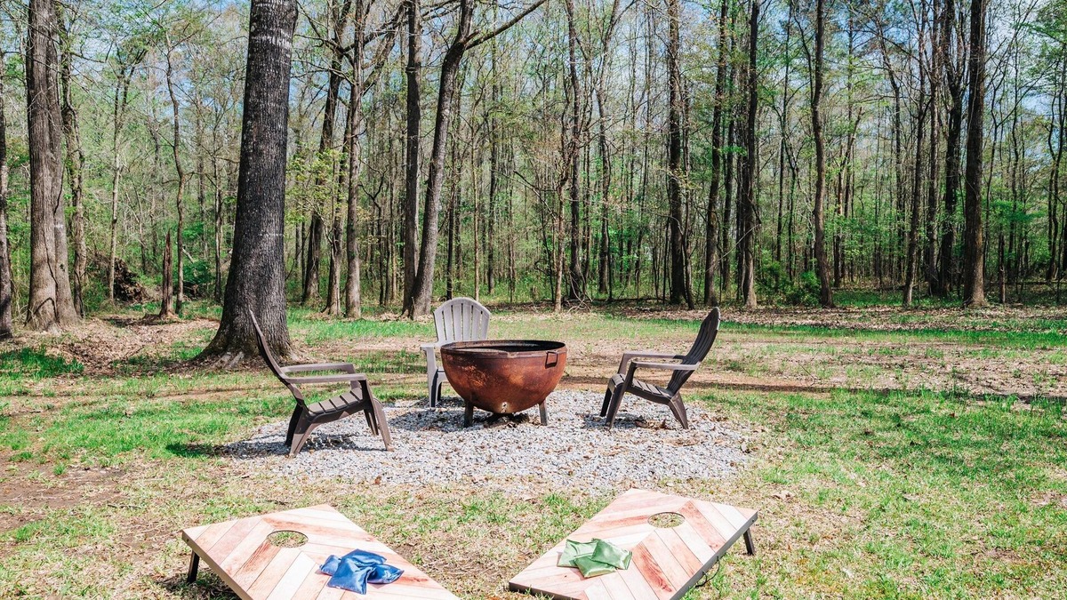 Sturgis House | Comfortable and Cozy Cabin in the Wood