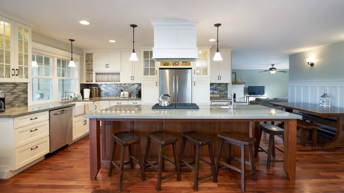 Morro Bay House | Comfortable and Luxurious Beach Home, Steps away from the Sand and Surf