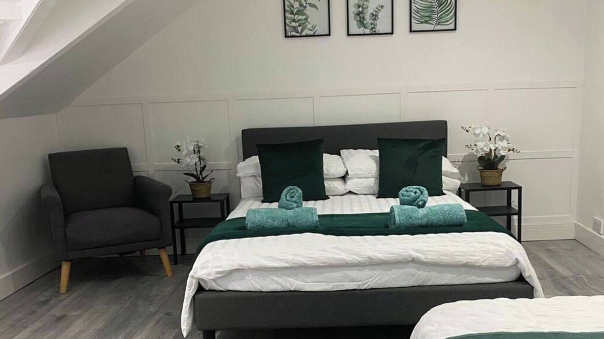 Bridgend Apartment | Comfortable and Modern 2-Bedroom Flat in Bridgend