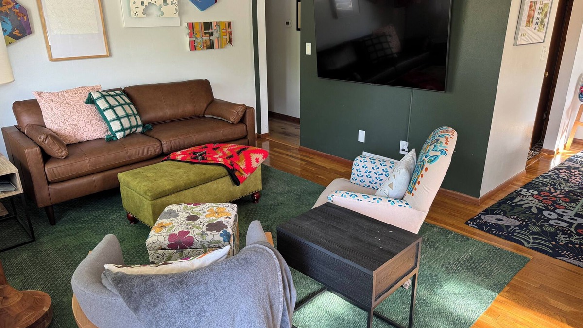 Brookings House | Comfortable and Quaint w/a Hot Tub