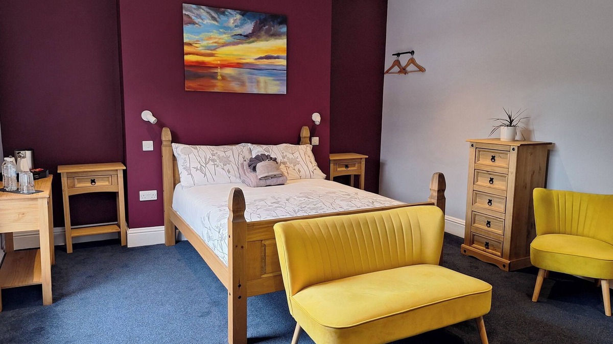 Cranleigh House | Comfortable and Spacious - Guest Room 7