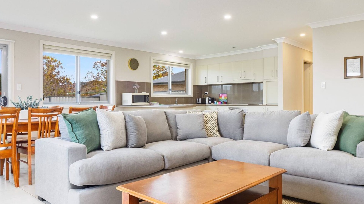 Berridale House | Comfortable and spacious 4 Bedroom, 3 Bathroom open plan home in Berridale