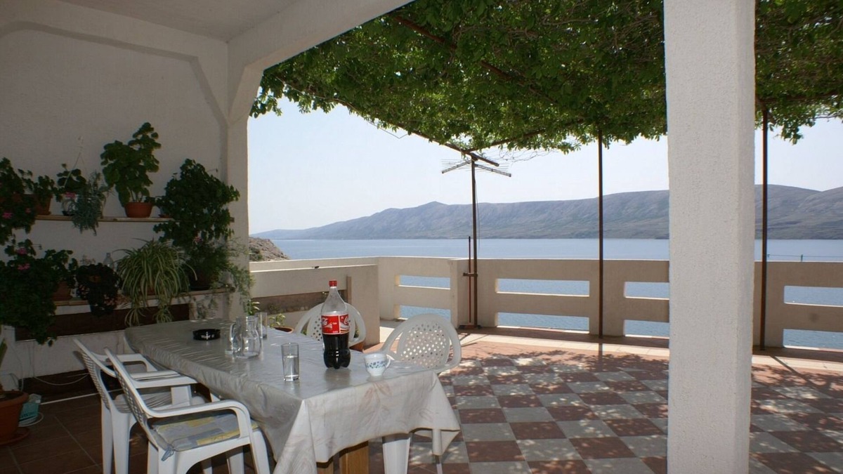 Zubovici Apartment | Comfortable and spacious apartment near beach Zubovići, Pag (A-4065-a)