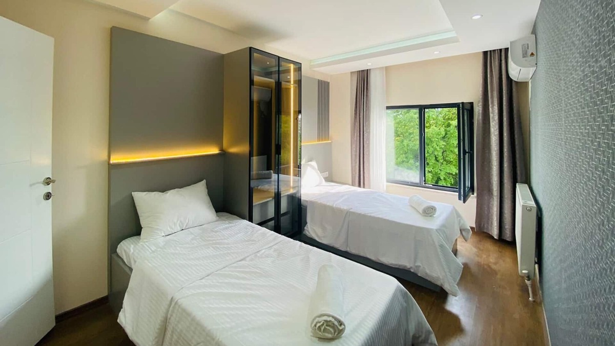 Yalova Apartment | Comfortable and spacious suites are 5 minutes from the sea