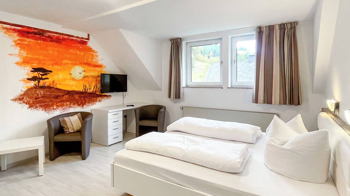 Zueschen Apartment | Comfortable and versatile room -perfect for relaxation, work and exchange