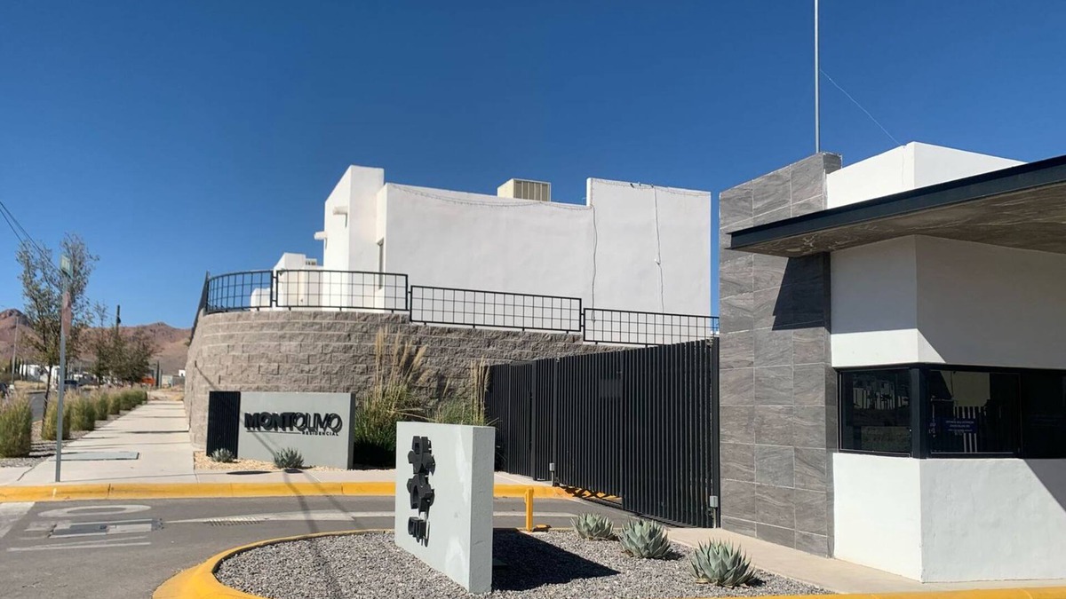 Chihuahua House | Comfortable and Well Located Home in a Gated Community: Security and Comfort for Your Family