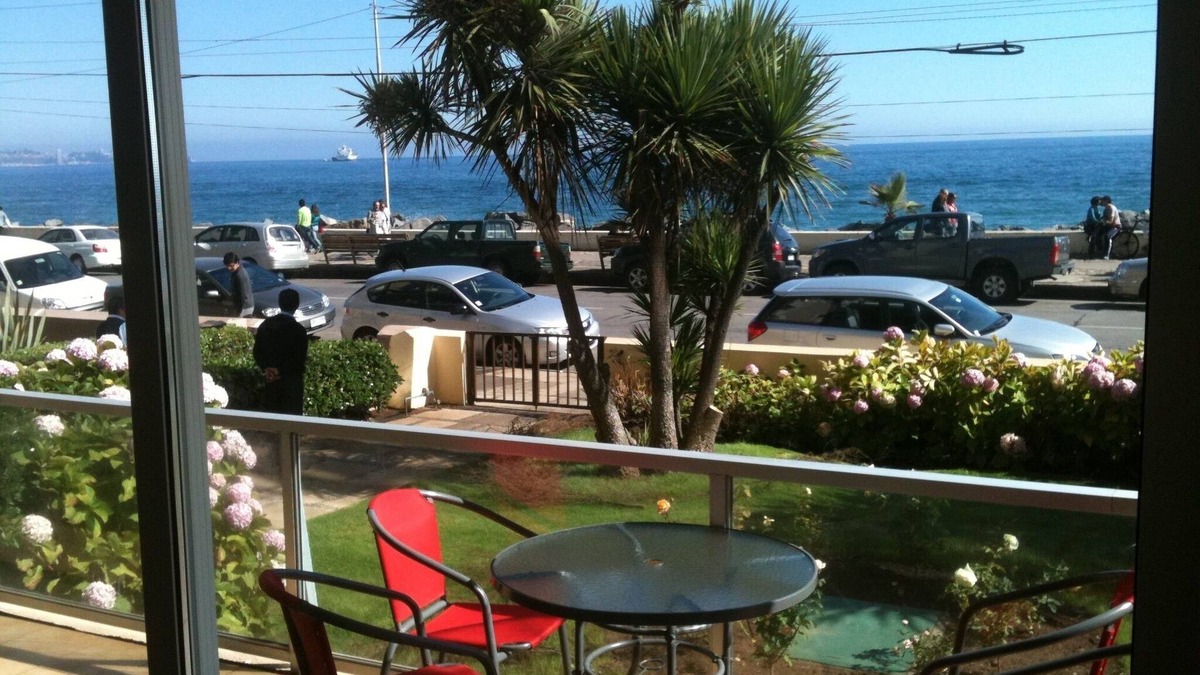 Vina del Mar Apartment | Comfortable apartment with living room, 2 bedrooms with excellent ocean view.