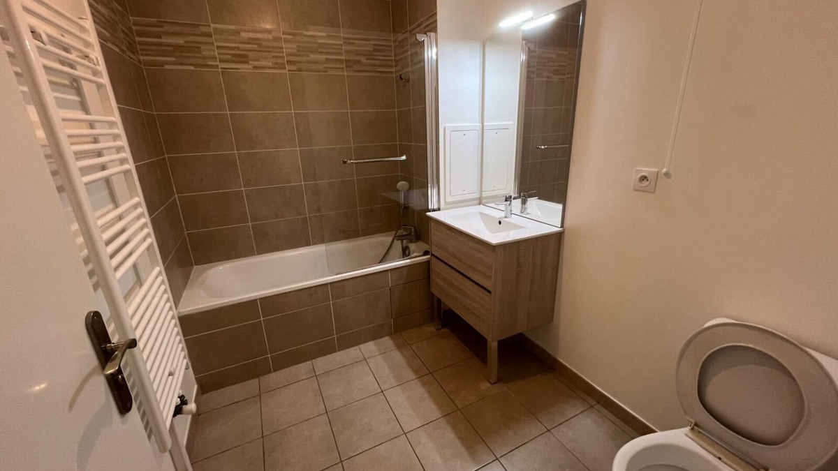 Mons - Plaine basse Apartment | Comfortable apartment 5 mins from Orly airport and 15 mns from Paris!