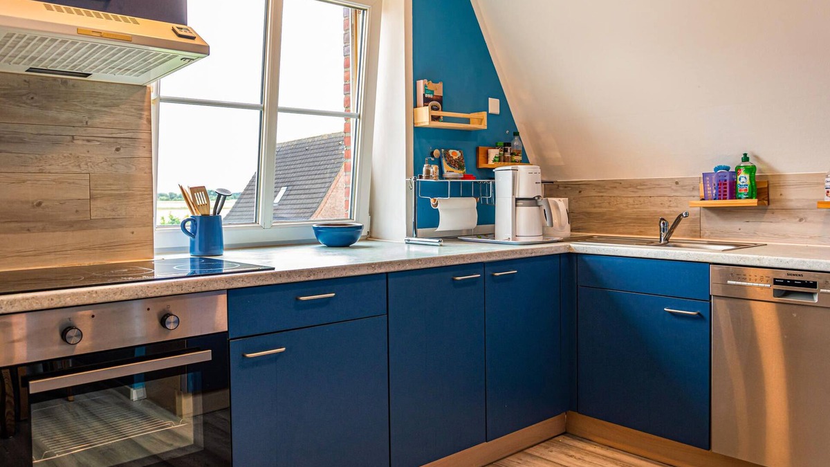 Fahretoft Apartment | Comfortable apartment with balcony and wonderful view.