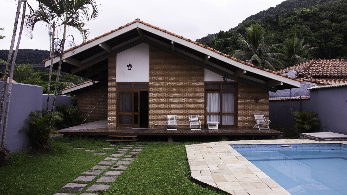 Praia de Barequecaba House | Comfortable beach house with pool, terrace, barbecue, 300m from the beach