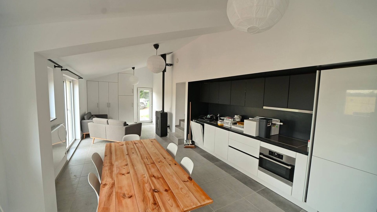 Virton House | Comfortable bungalow near Lake Rabais