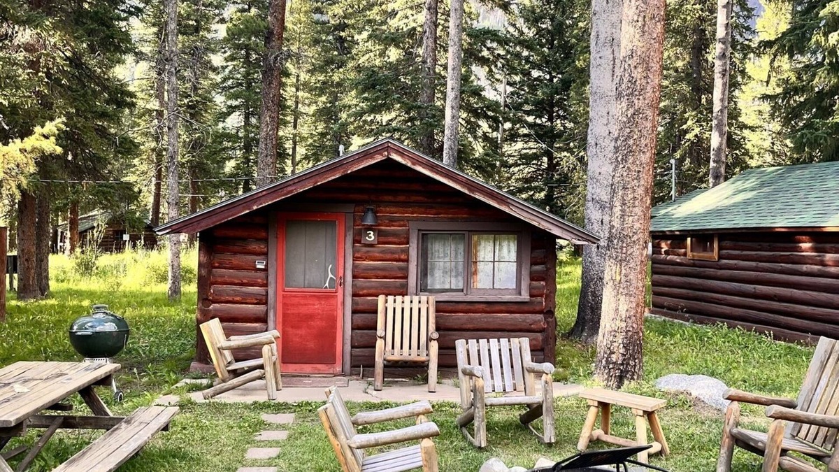 Cooke City-Silver Gate Cabin | Comfortable Cabin next to Yellowstone National Park