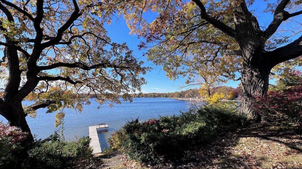Bohners Lake Cabin | Comfortable Cabin ON Lake and 20 minutes to Ski Hill and Walk to Beach!
