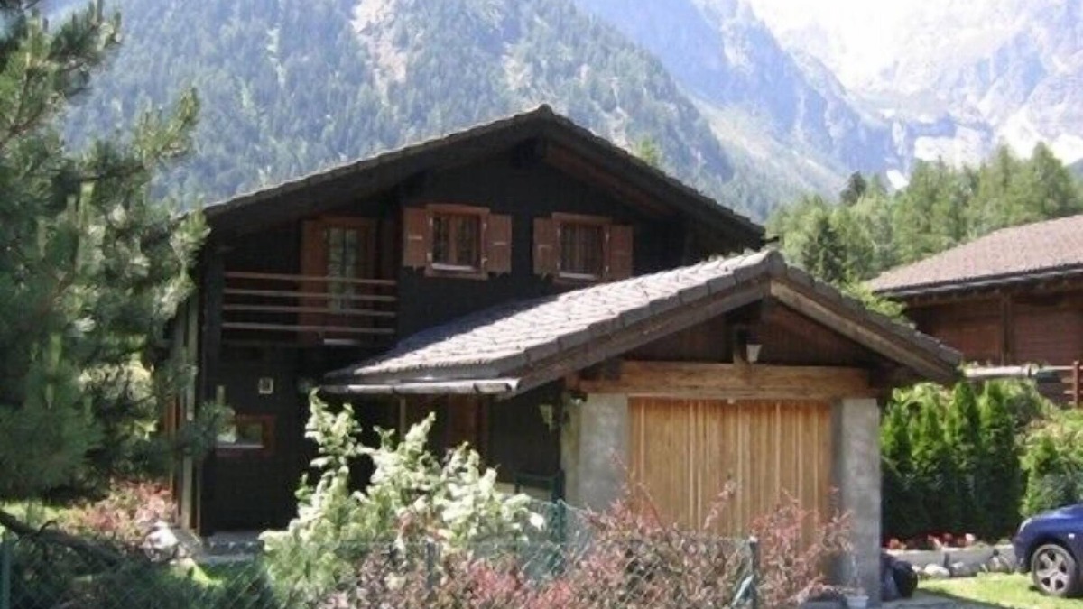 Saleinaz Ski Chalet | Comfortable chalet in an idyllic area. Fenced garden. Dogs accepted.