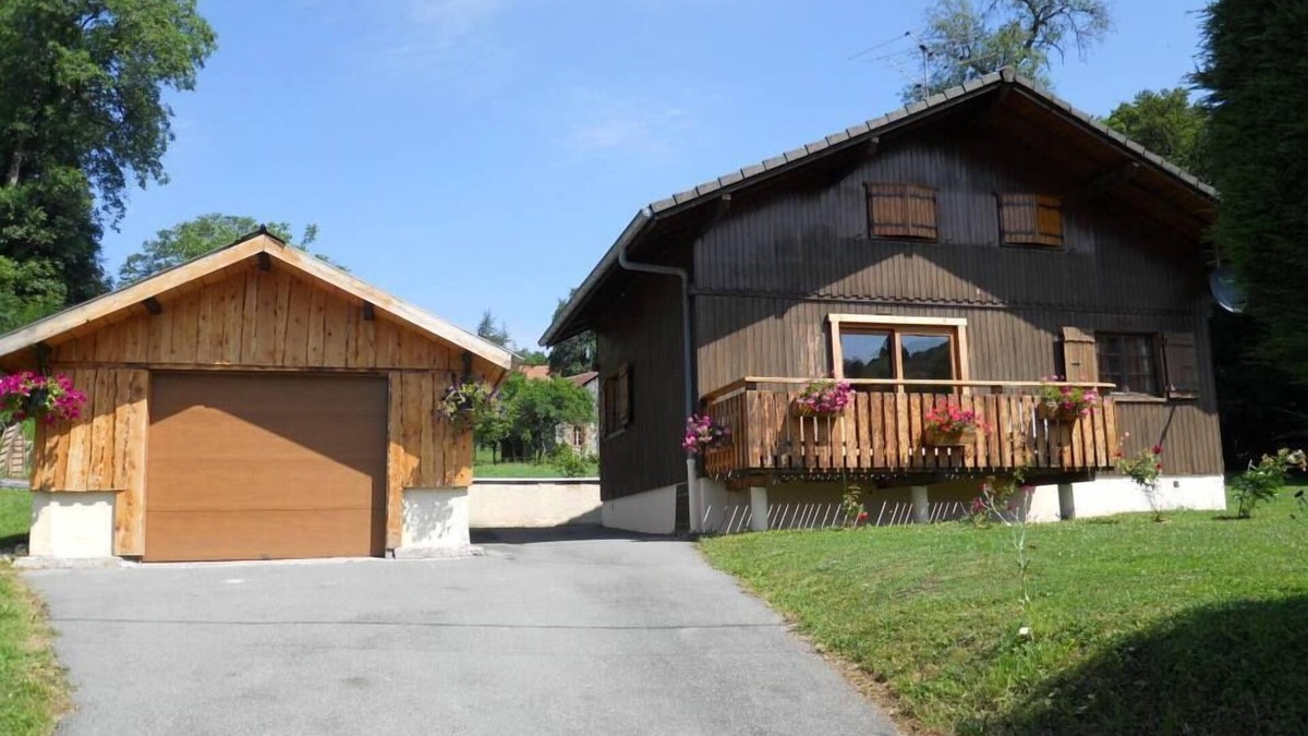 Bogeve Ski Chalet | Comfortable chalet in the mountains, close to Geneva and the Lake Geneva