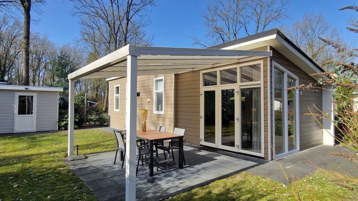 Hooghalen House | Comfortable chalet with modern amenities