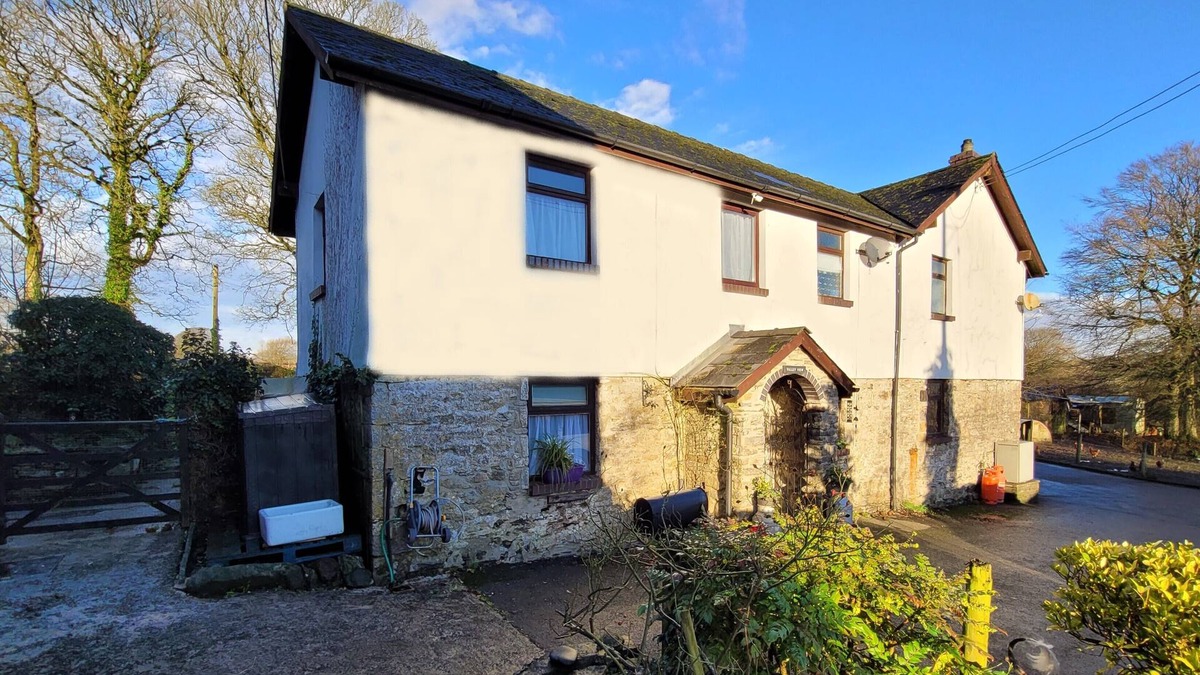 Narberth Cottage | Comfortable character cottage with small garden on smallholding. Pets welcome.