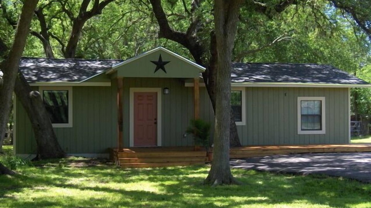 San Leanna House | Comfortable, clean, newly remodeled house south of Austin.