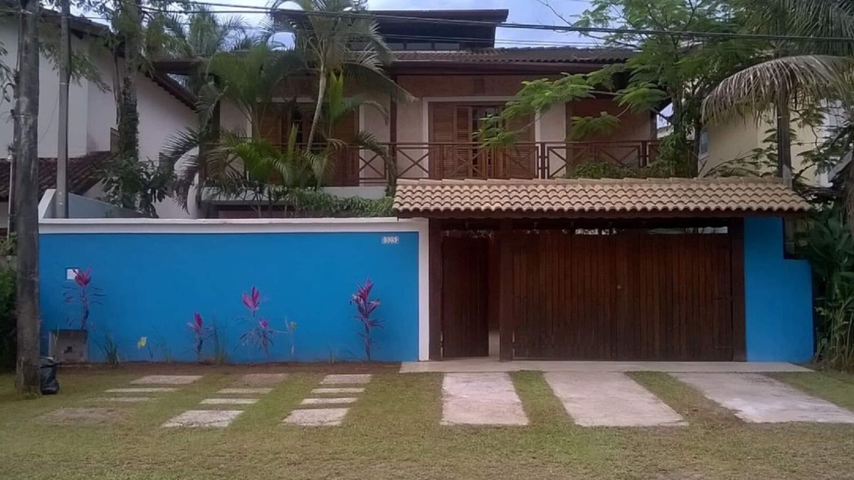 Barra do Una House | Comfortable colonial style house with 5 suites near the beach.