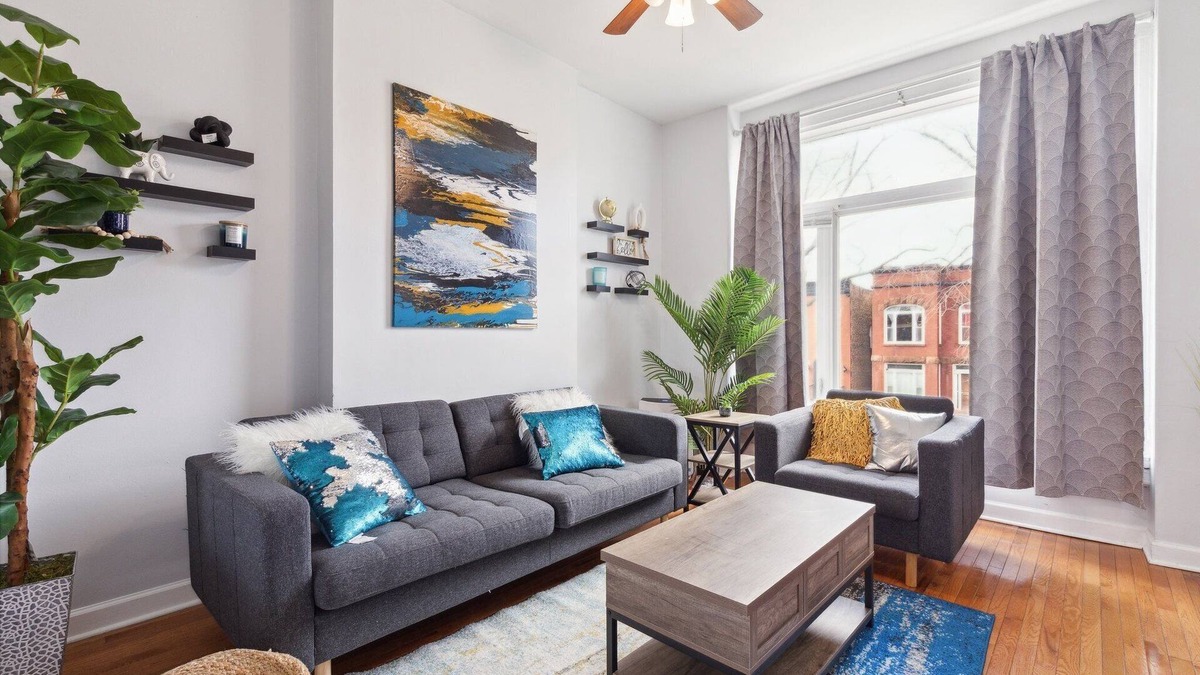 Grand Boulevard Condo | Comfortable Condo in the Heart of Bronzeville by RedAwning