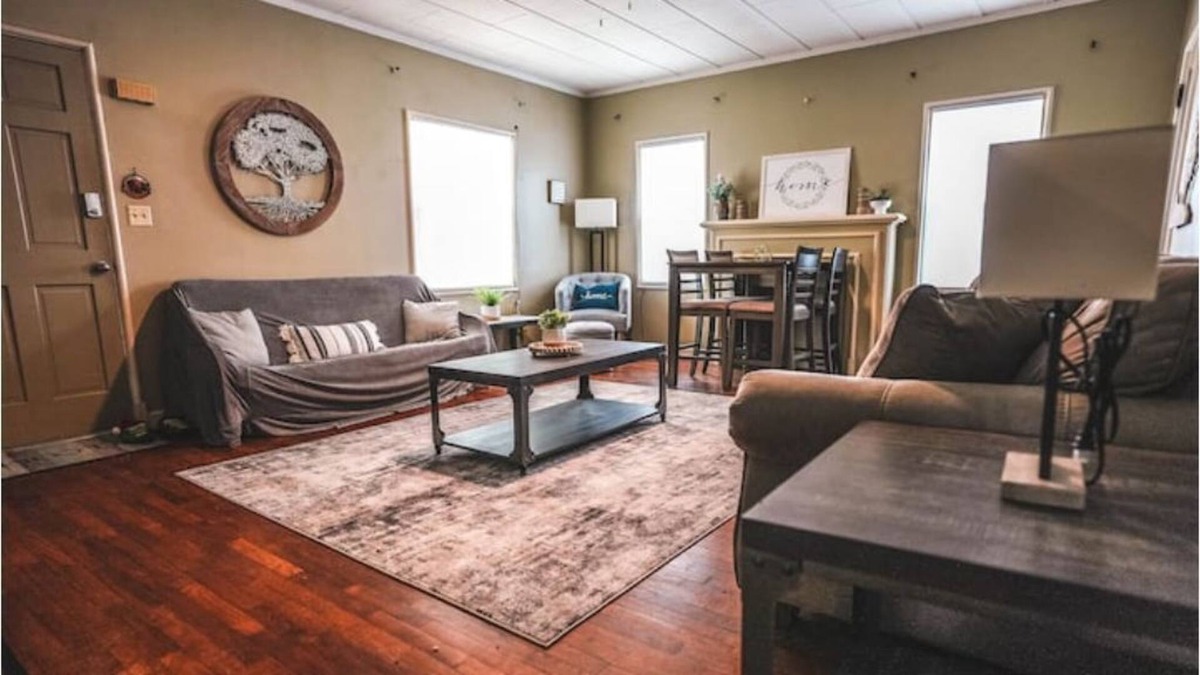 Arkansas City House | Comfortable Condo - sleeps 6