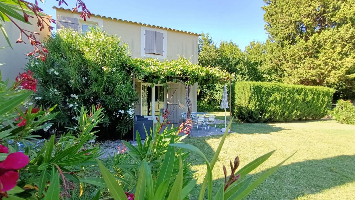Le Thor Cottage | Comfortable cottage 3 people max with pool near Isle sur Sorgue